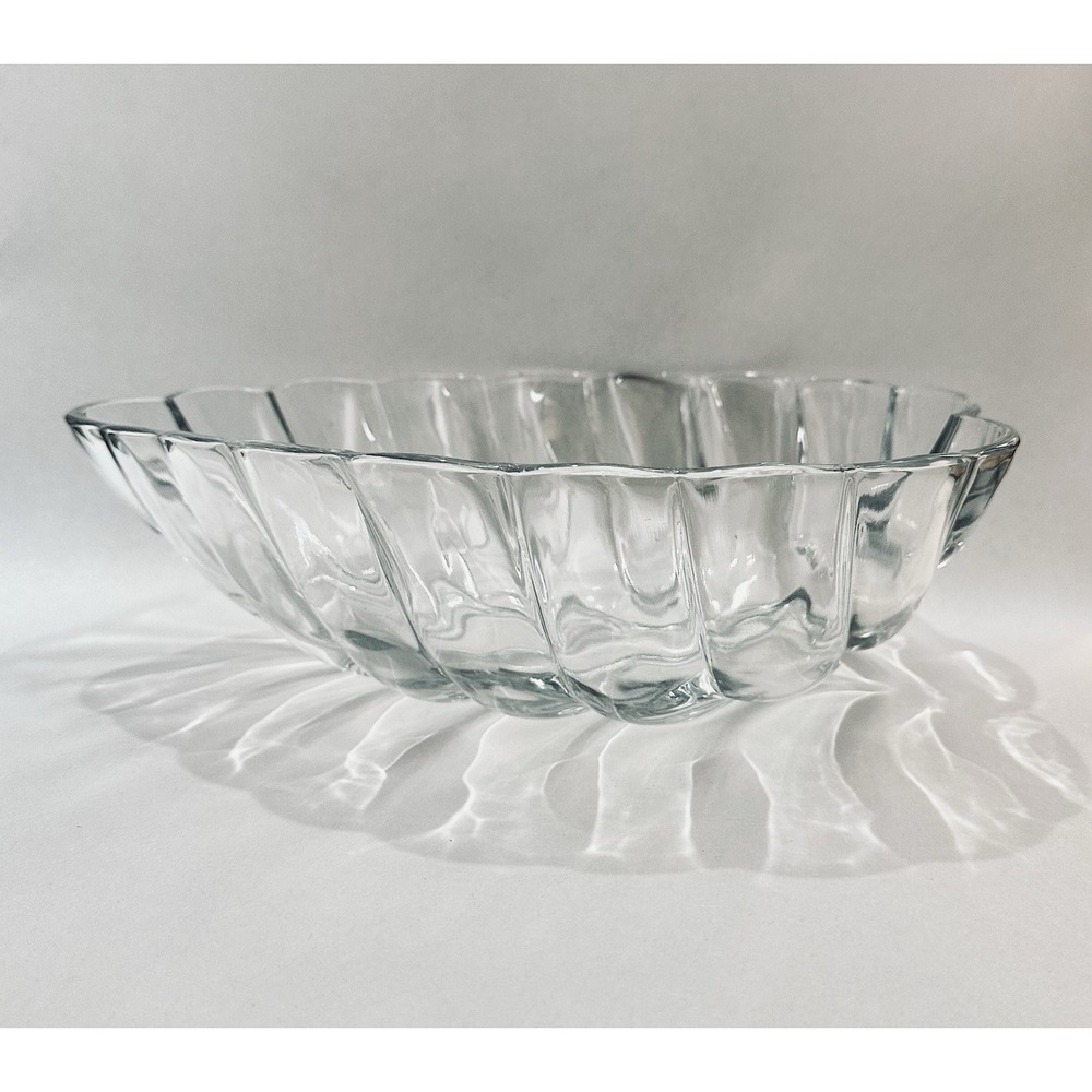 Vtg Clear‎ Glass Bowl Leaf Pattern Large 11 x 10 x 4